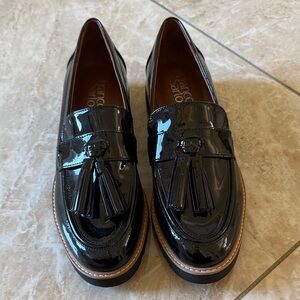 Franco Starto women’s Carolynn black patent leather size 7 shoes. Never worn.